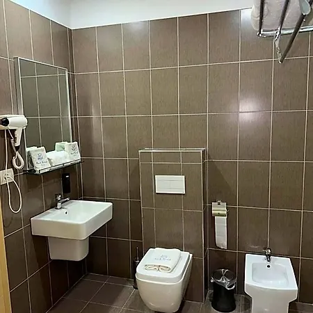 Hotell Park Tirana 3*