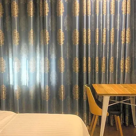 Park Tirana Hotell 3*